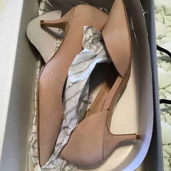 Aldo suede heals, size 6.5, beige - Picture 5 of 6